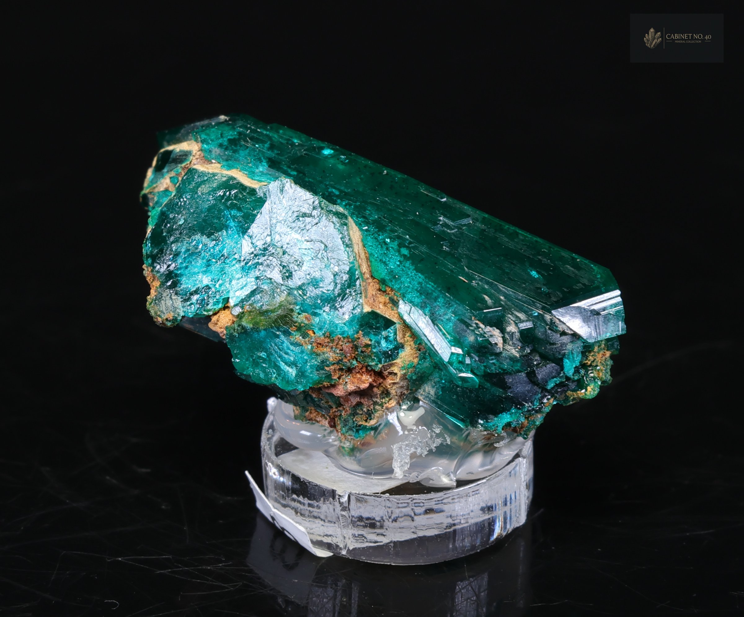 Emerald-green Dioptase from N'tola Mine