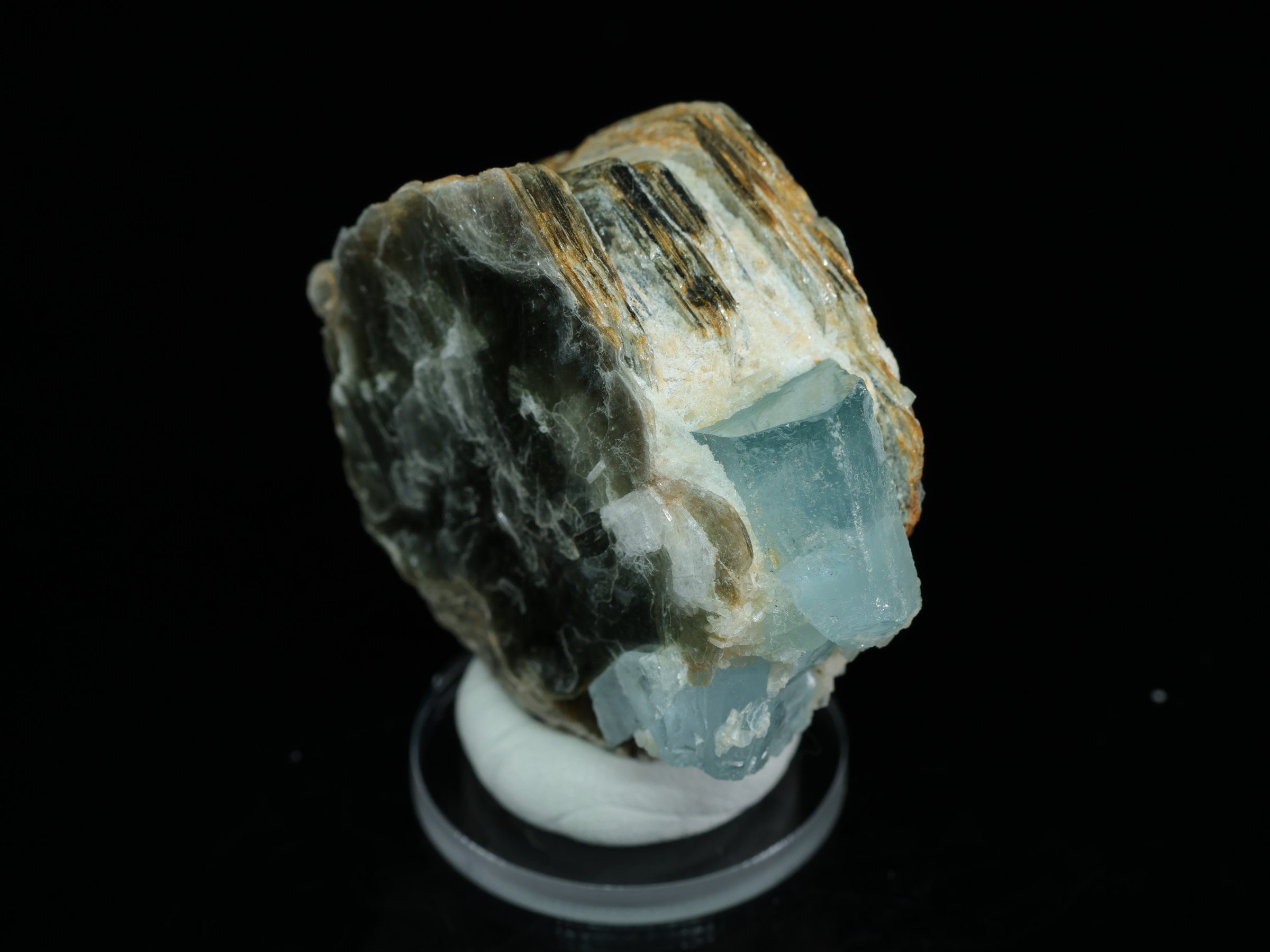 Błękitny akwamaryn w muskowicie z Pakistanu - 4,3 cm
