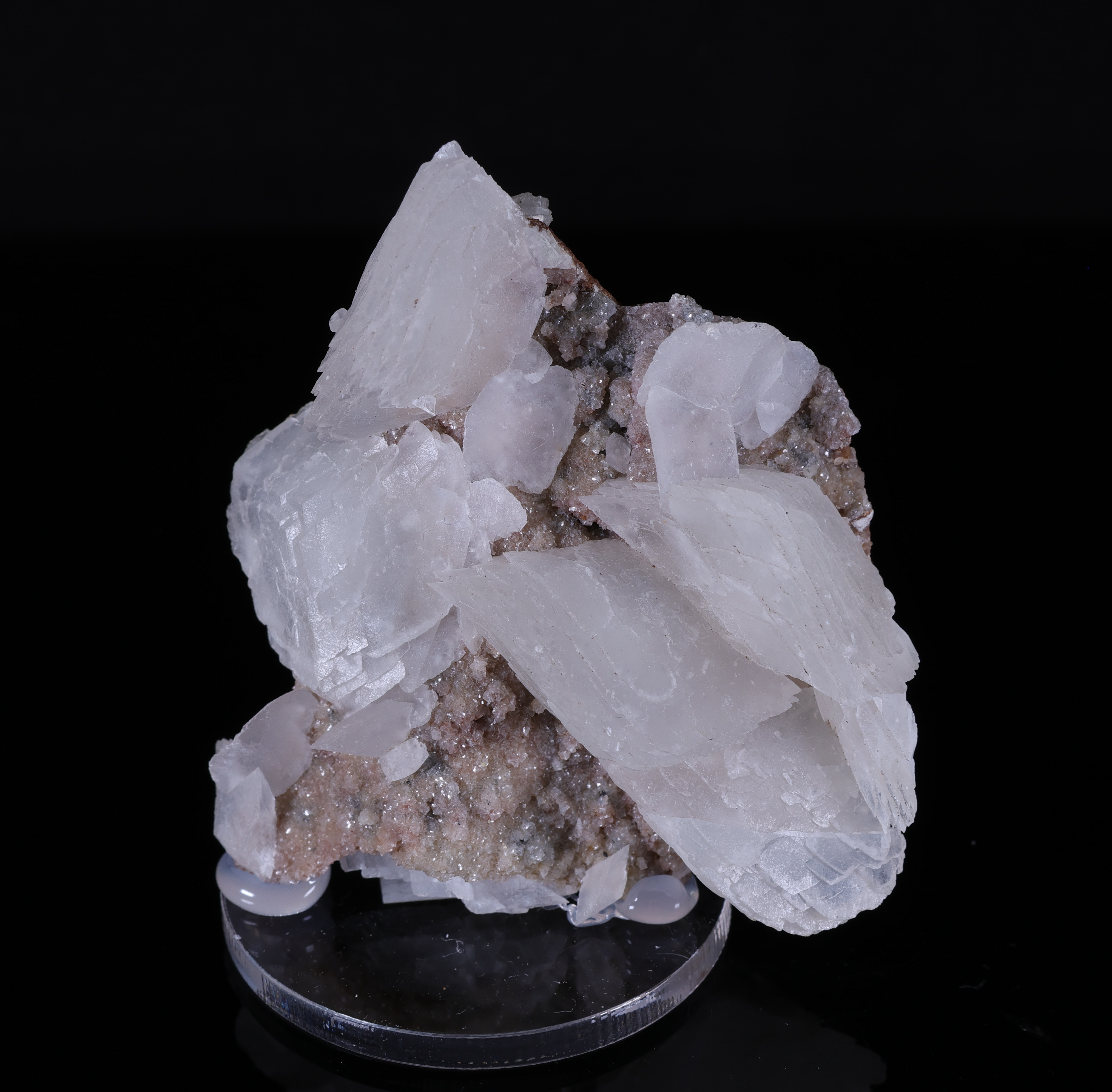 Biały syderit i kalcyt z kopalni Herja w Rumunii - Herja Mine, Chiuzbaia