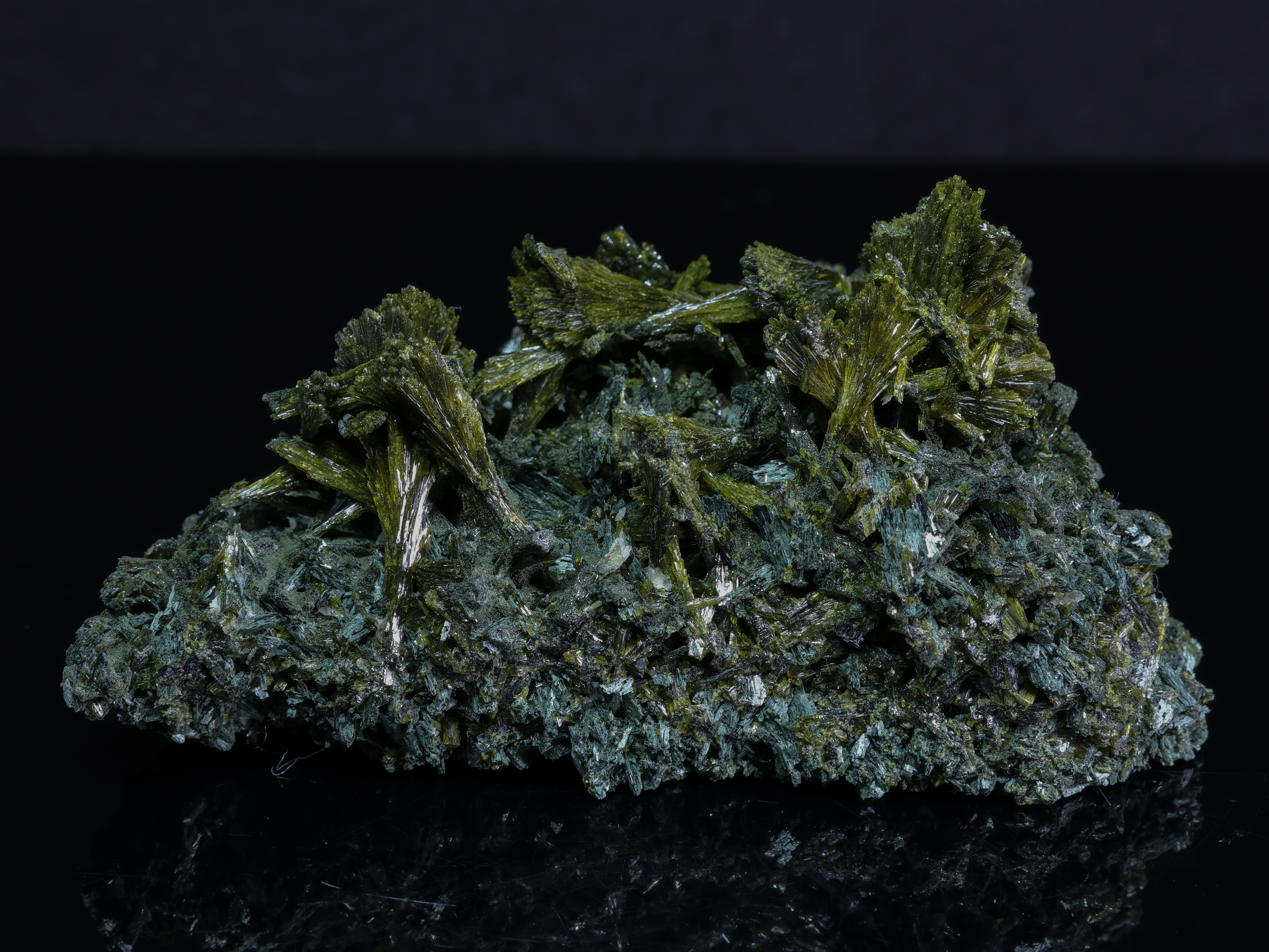 Olive-green Epidote from Pakistan - 9cm