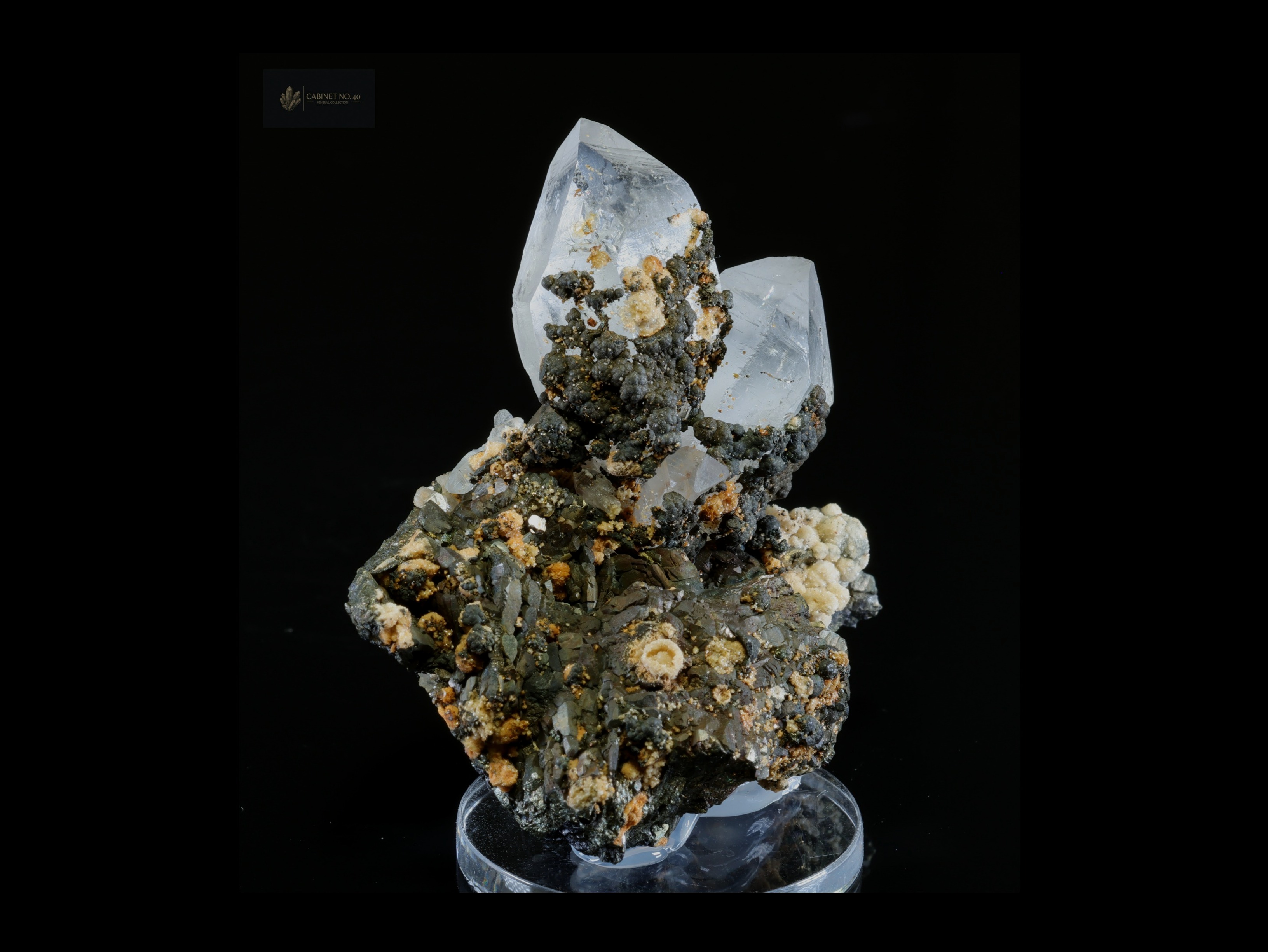 Kwarc z pseudomorfozami markasytu po pirotynie, syderytem i goethytem - Cavnic Mine, Cavnic, Maramureș County, Romania