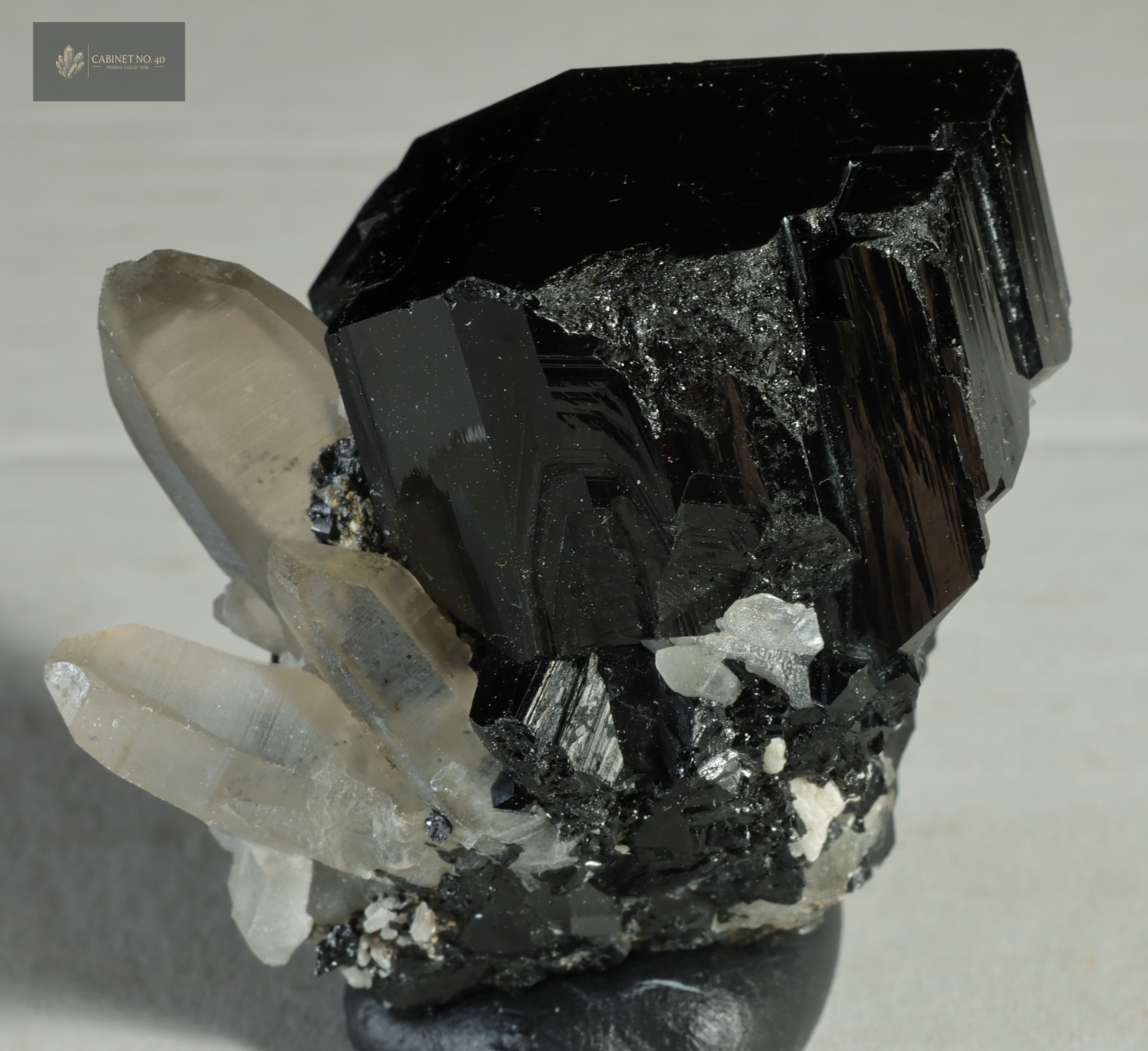 Schorl (Turmalin Czarny), Kwarc