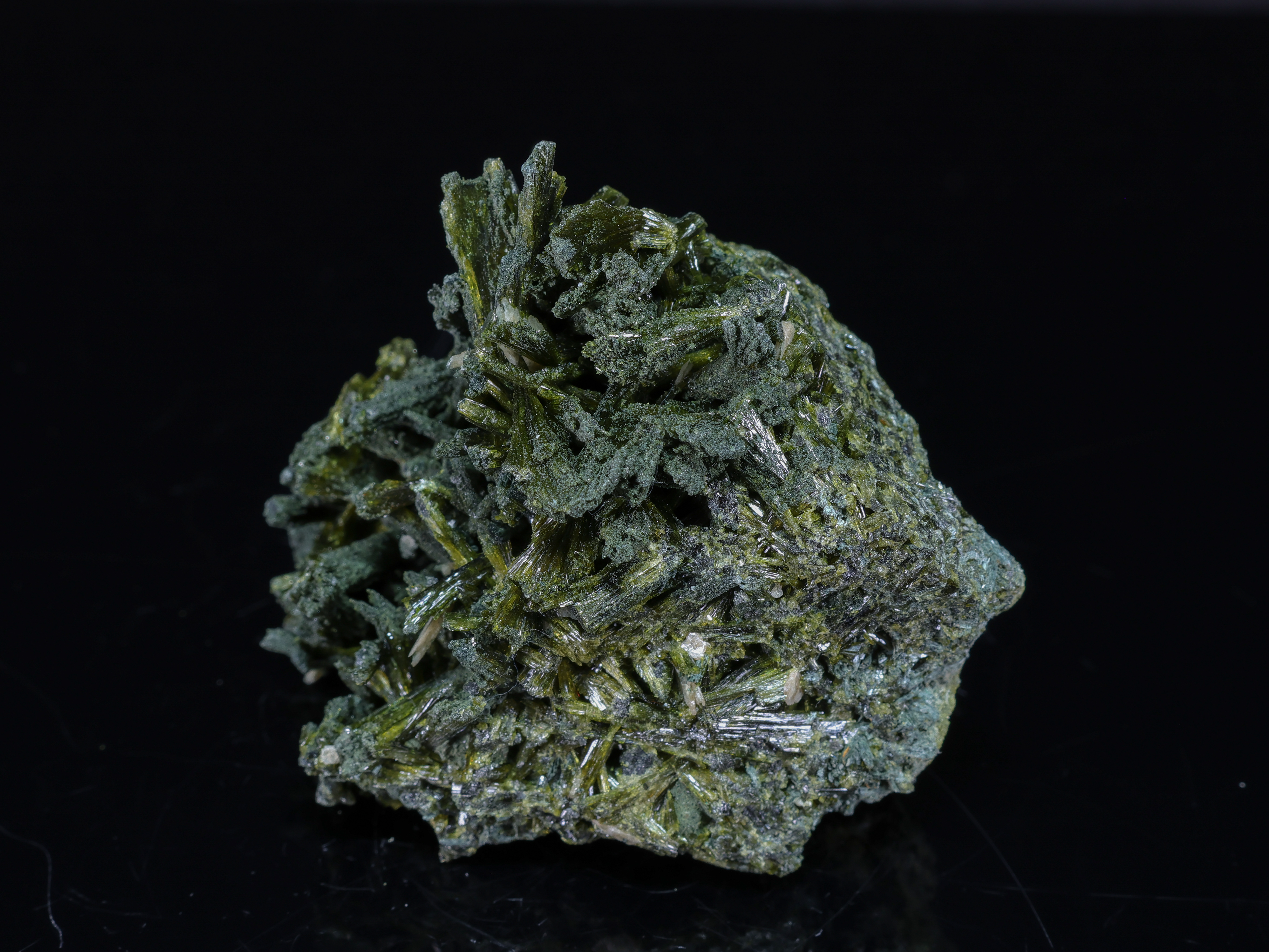 Zielone kryształy epidotu z Pakistanu - 4,6cm