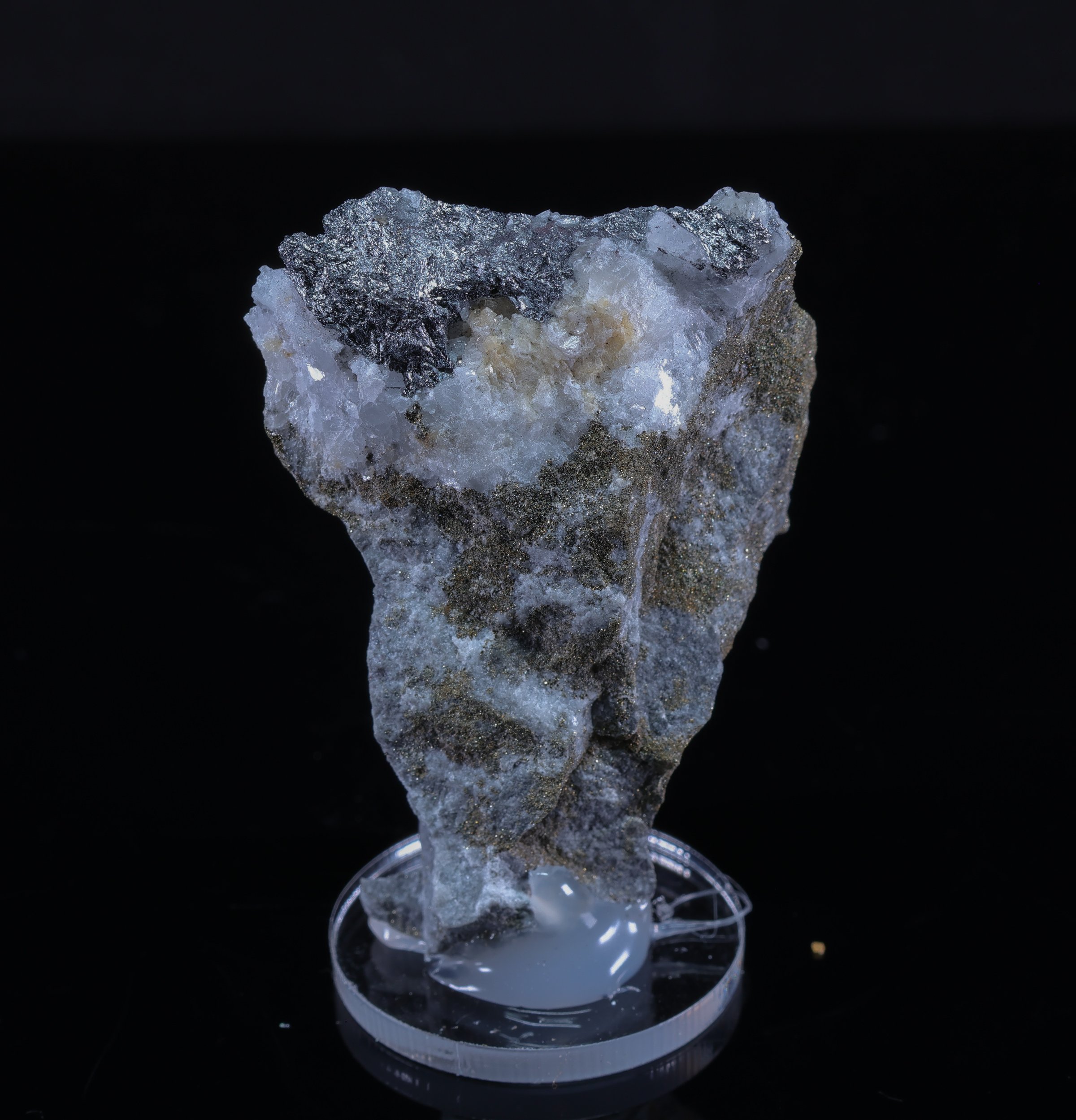 Srebrzystoszary protochabournéite z Monte Arsiccio