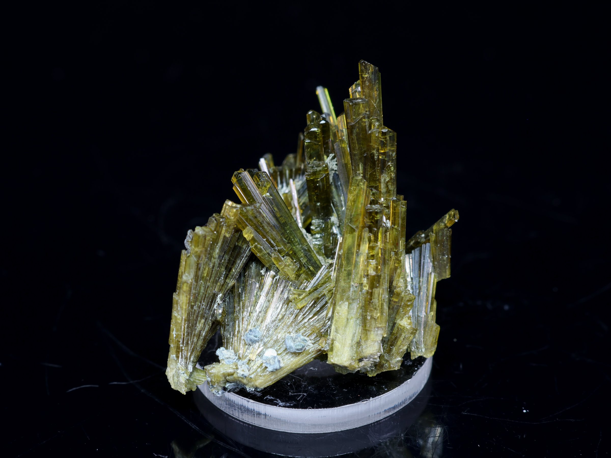 Olive-green Epidote from Skardu in Pakistan - Skardu