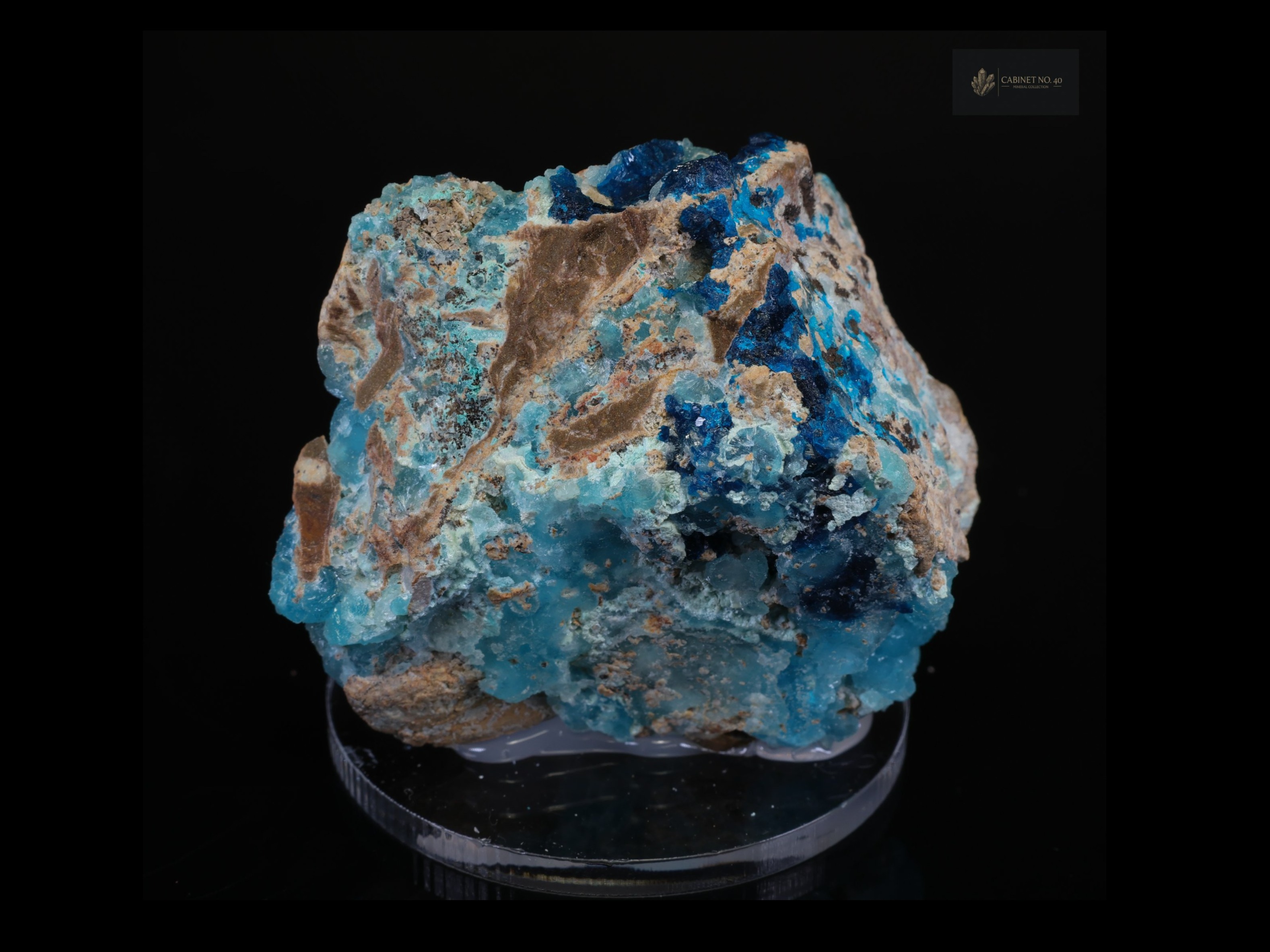 Krystaliczny Veszelyit na matrixie z Palabandy - Palabanda quarries, Mfouati, Mfouati District, Bouenza Department