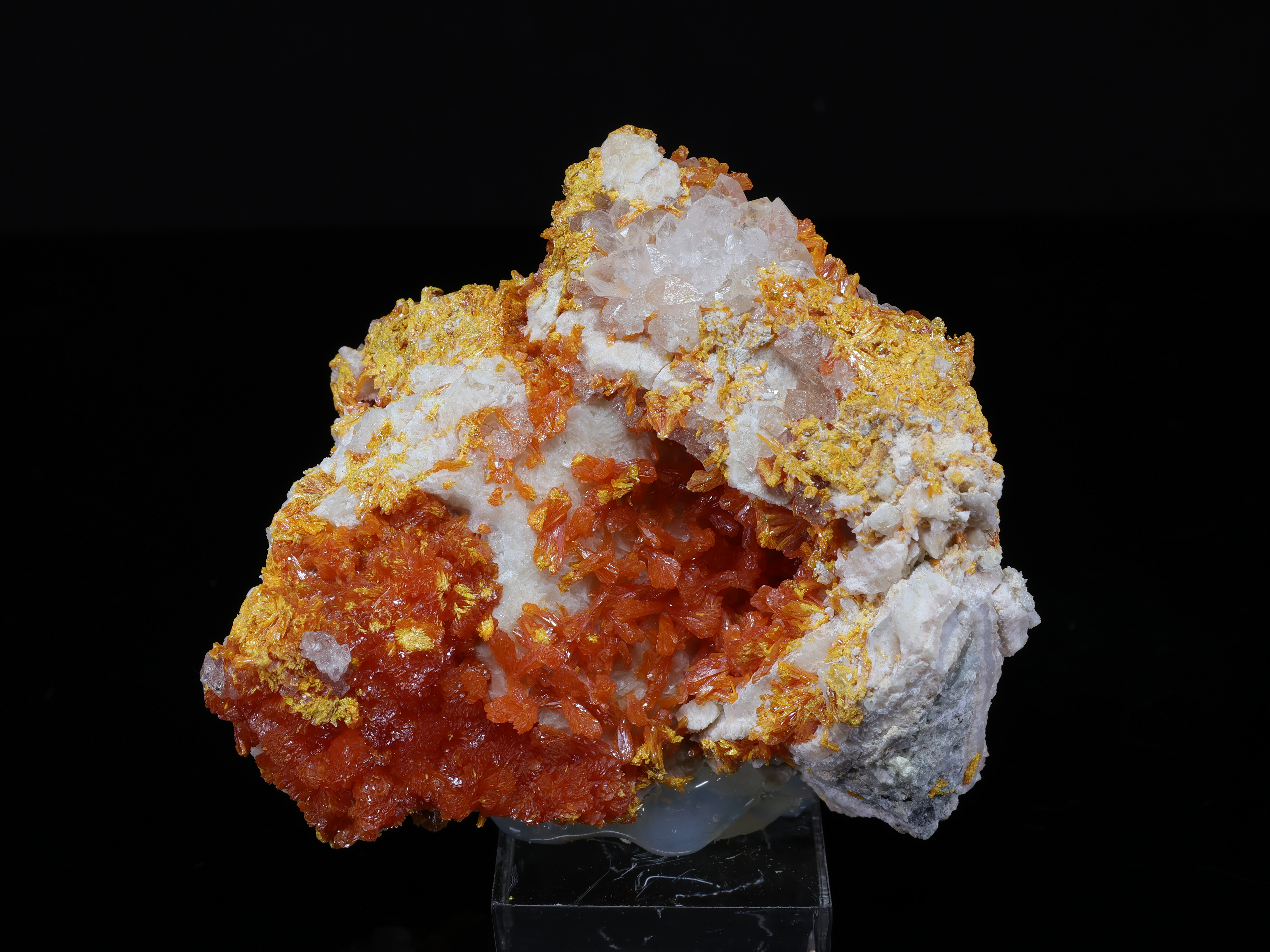 Pomarańczowy aurypigment z Elbrusskiy Mine