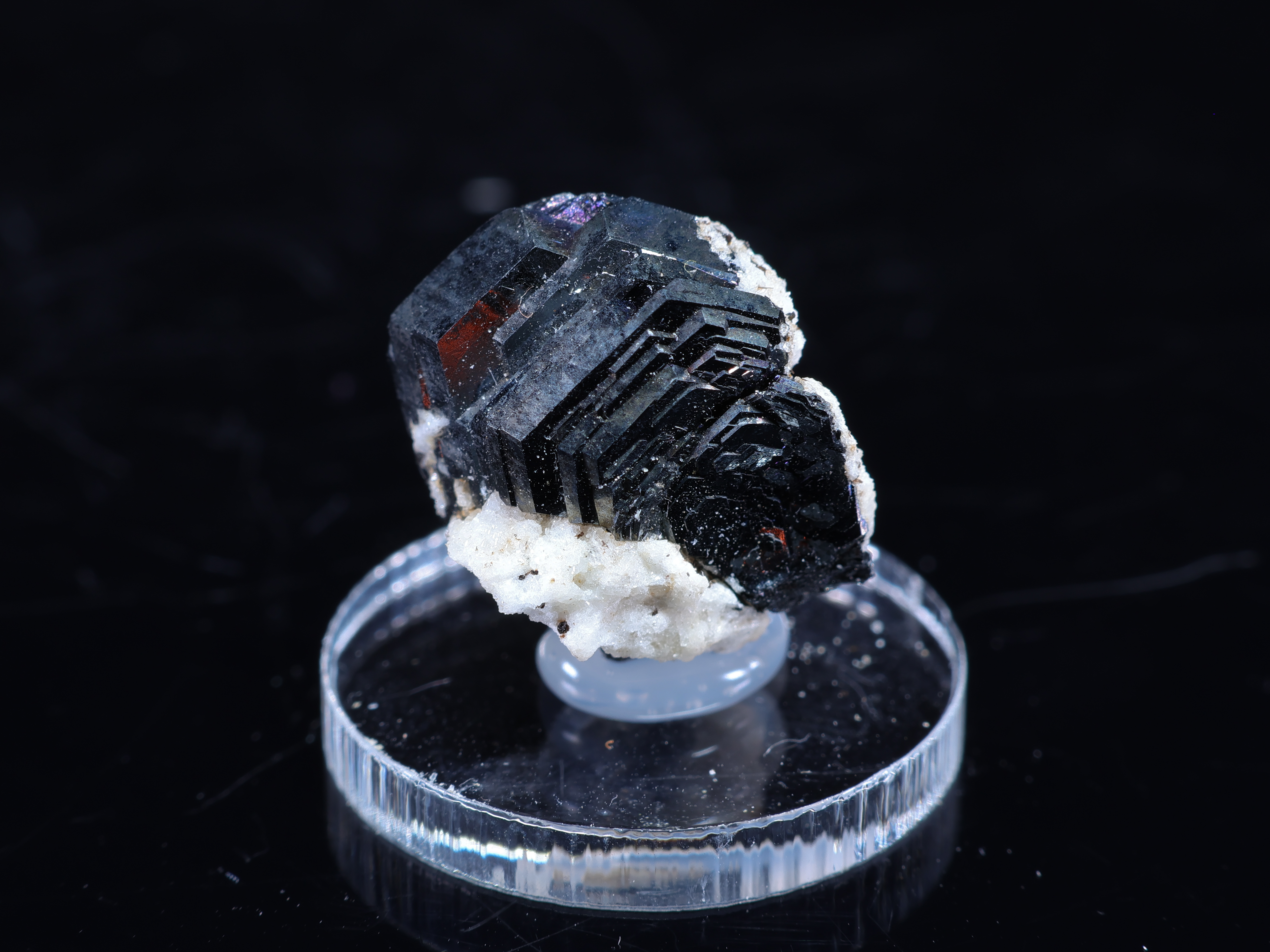 Cristal metálico de hematita de Pakistán