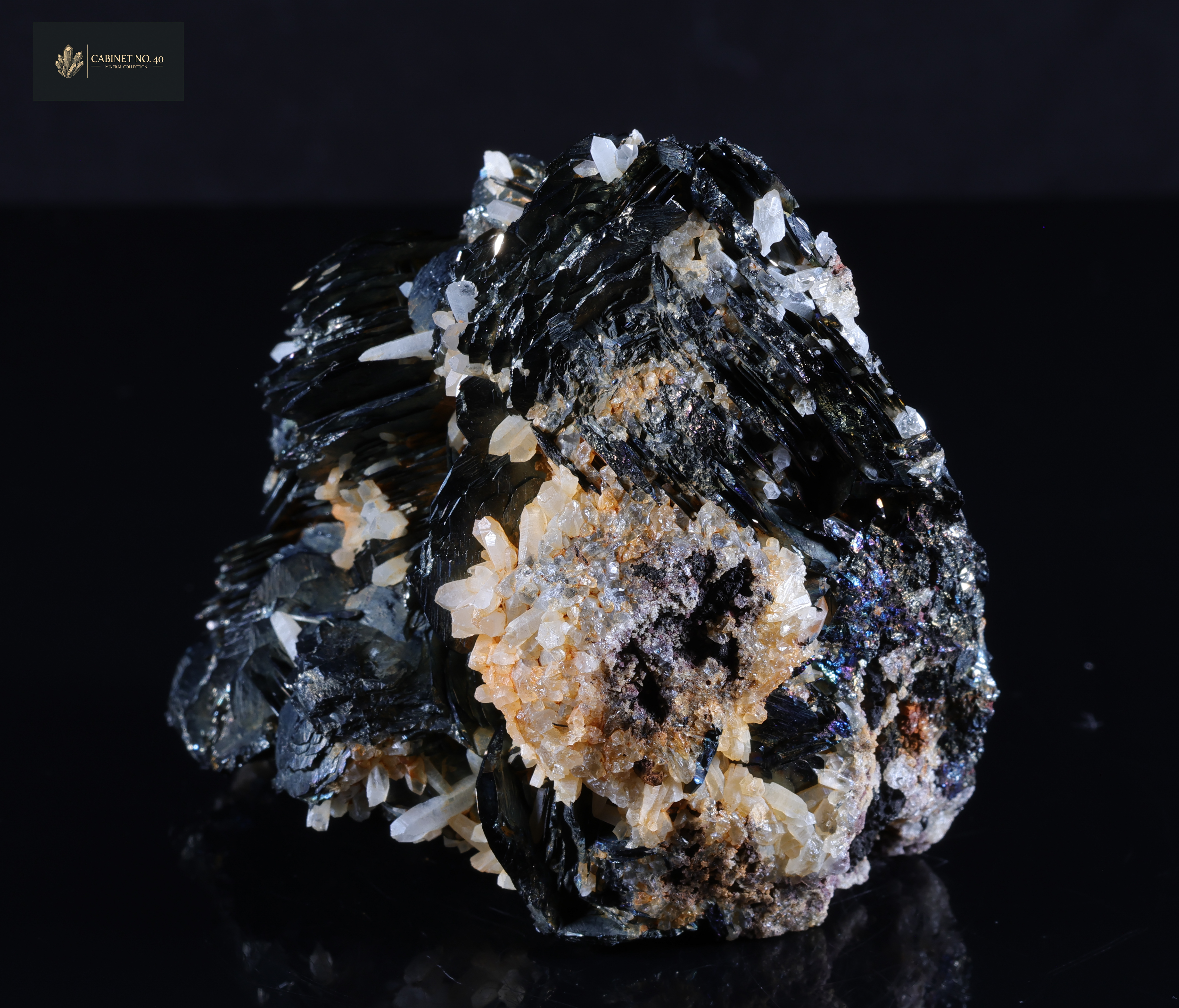 Hematites brillante con cuarzo de Rio Marina en Elba, Italia