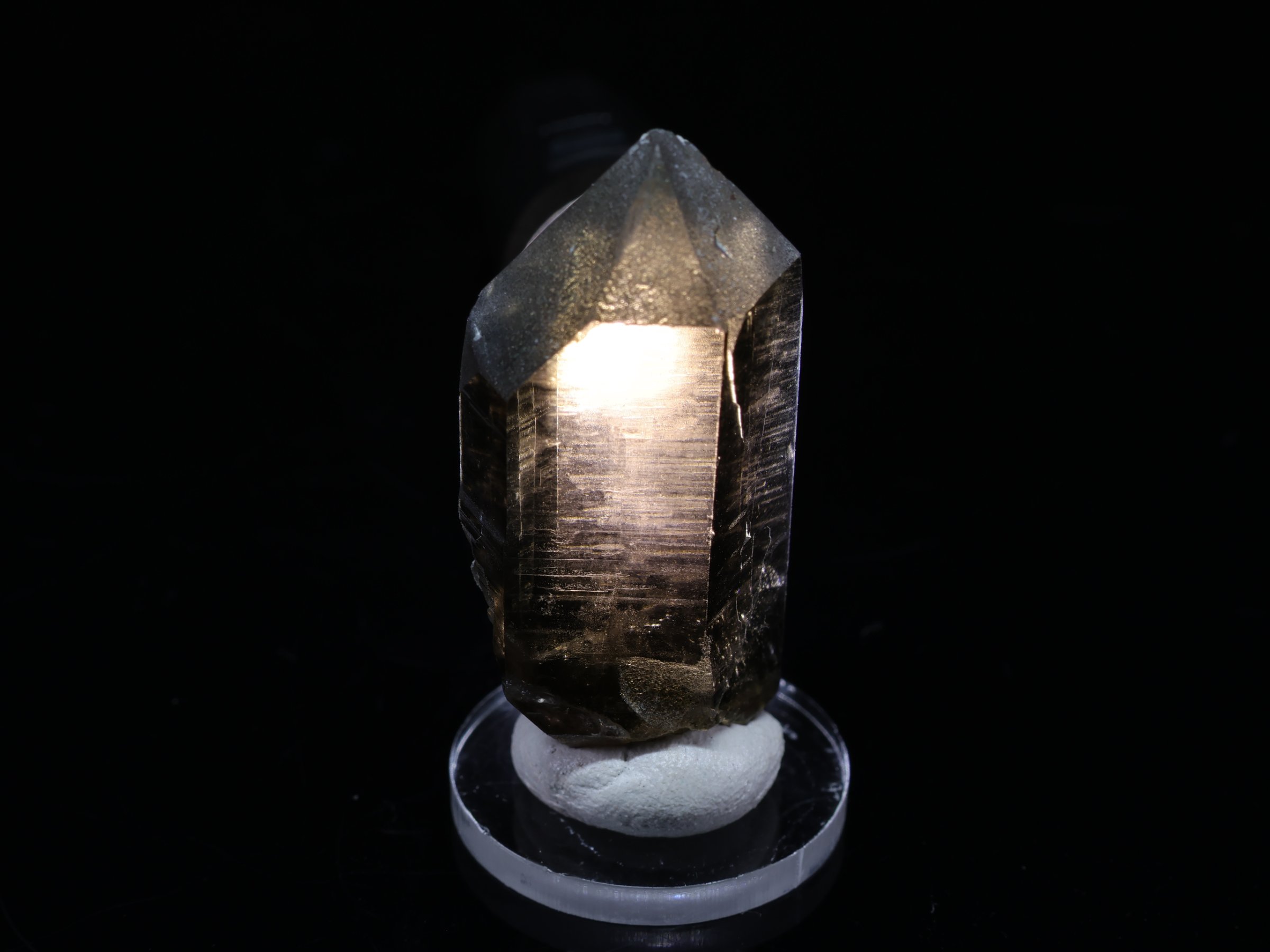 Cristal brillante de cuarzo ahumado de Suiza