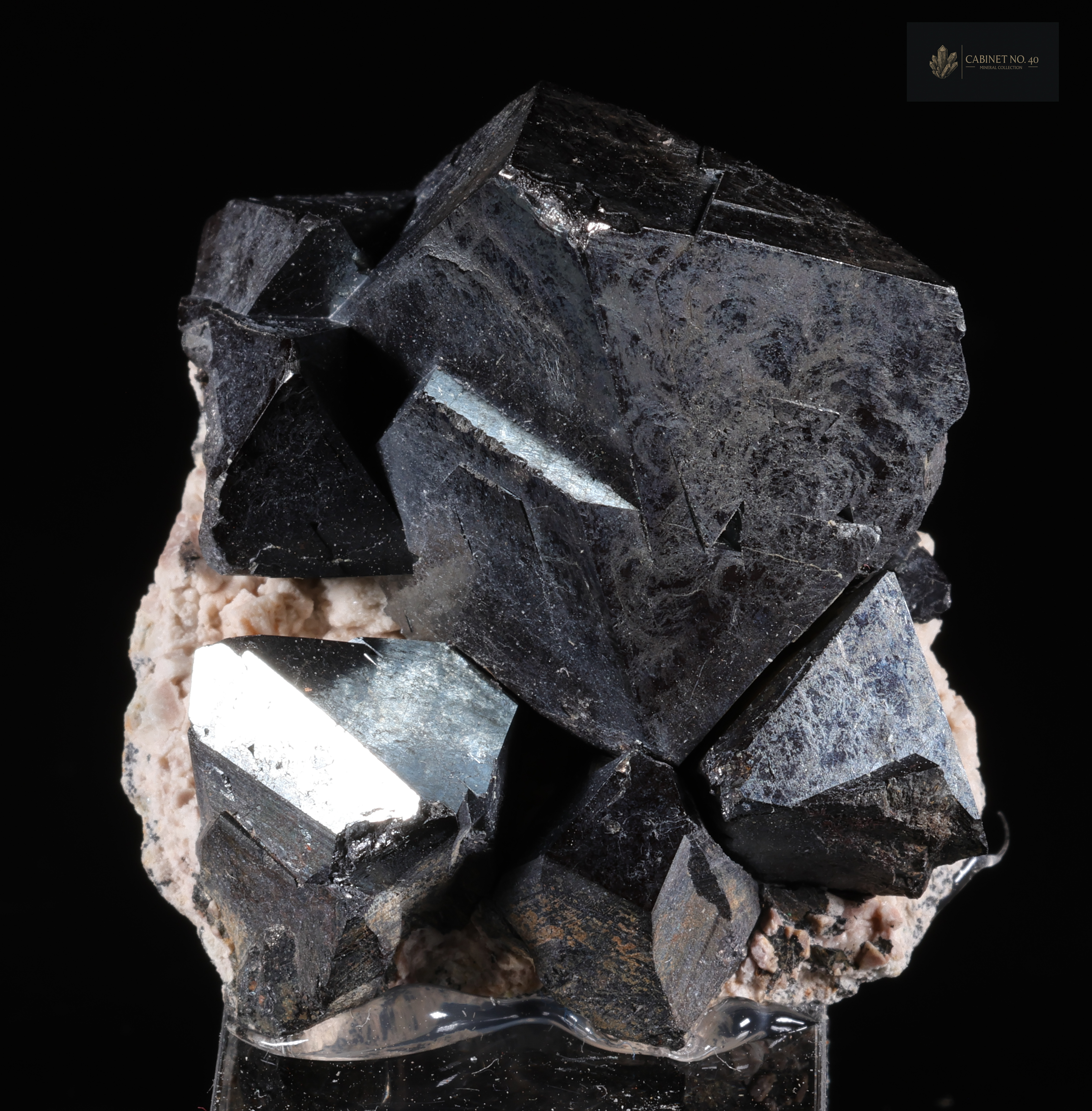 Czarny magnetyt z Cerro Huañaquina w Boliwii