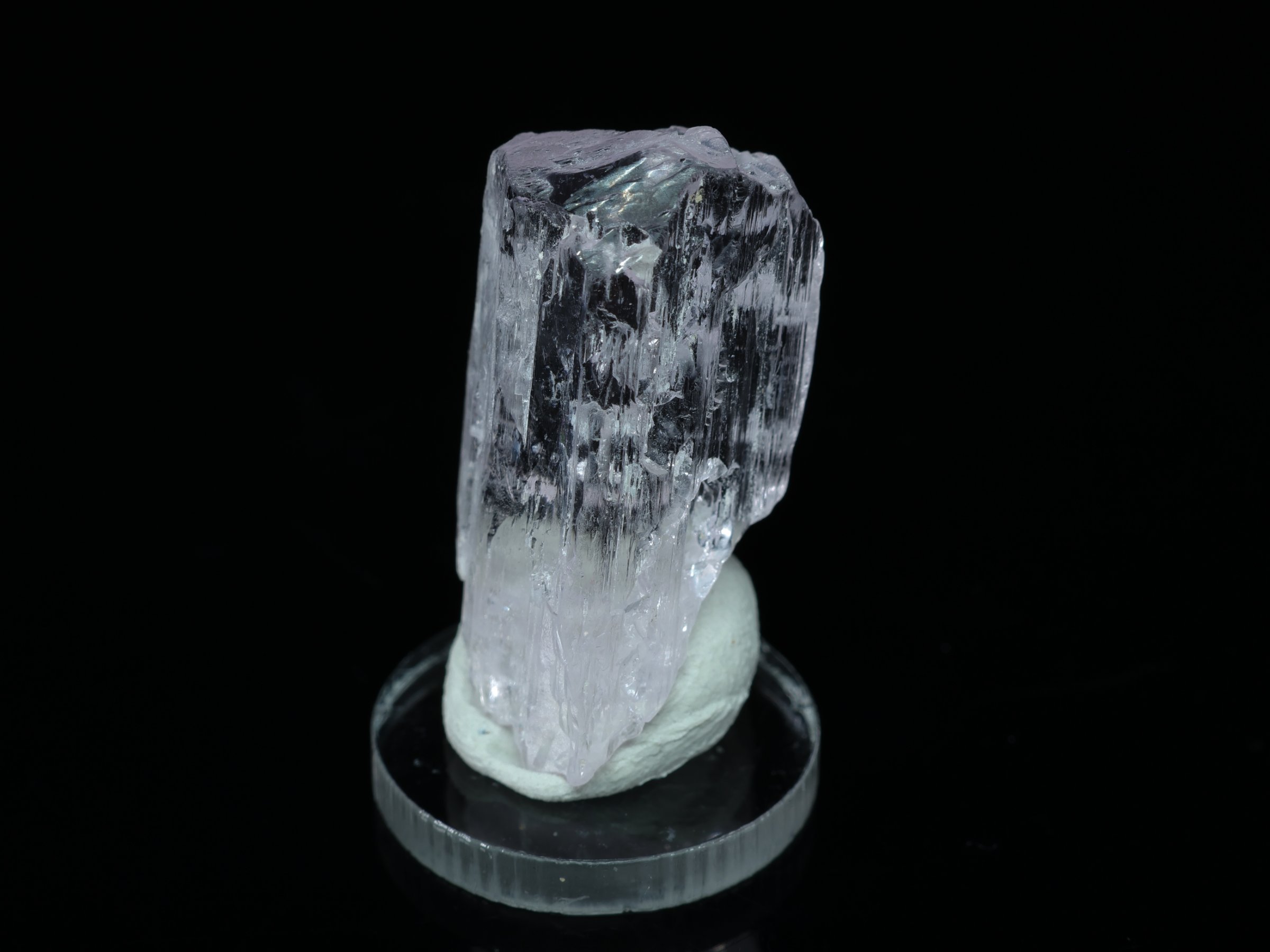 Jasnoróżowy kryształ kunzytu z Afganistanu - 2.8 cm
