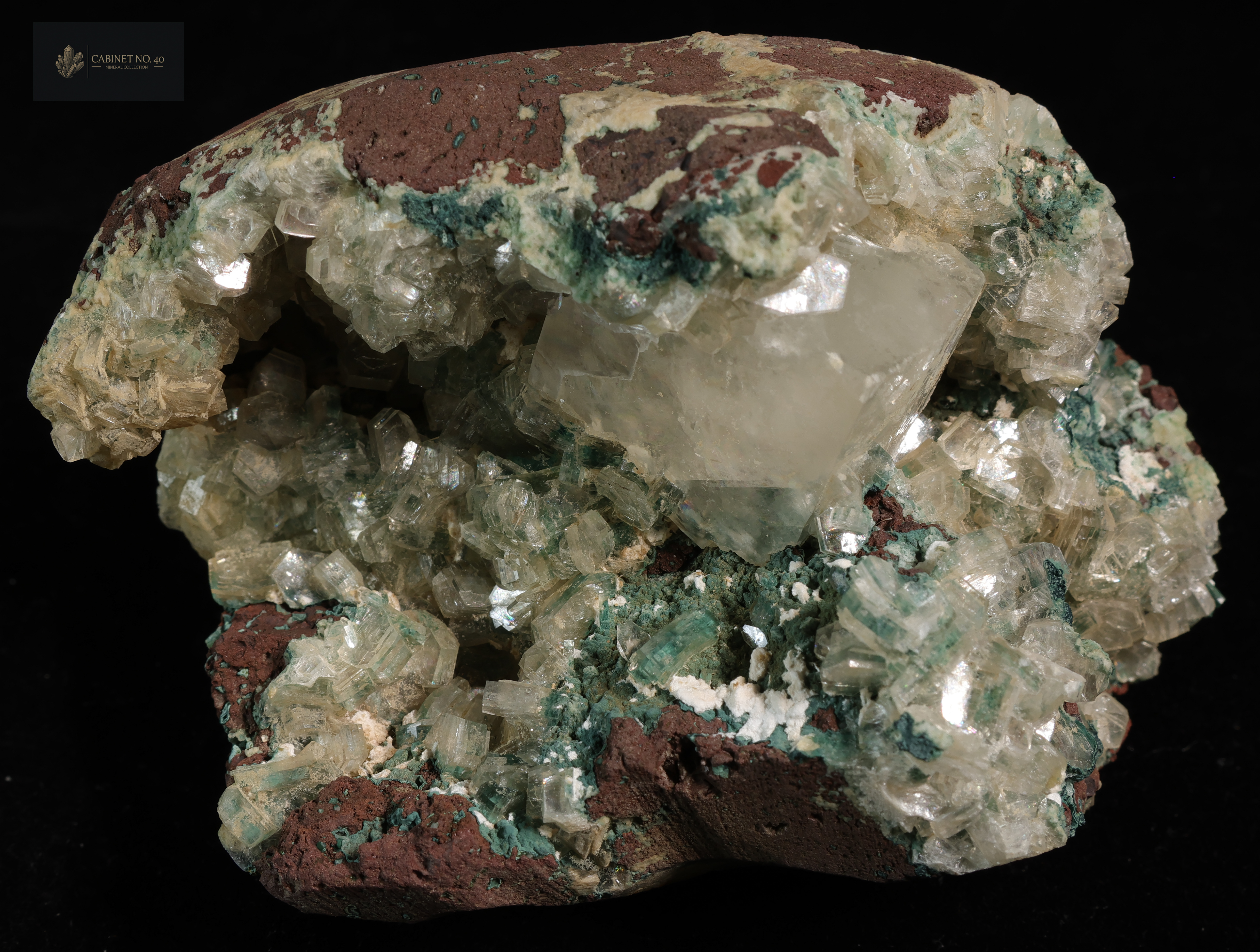 Fluorapophyllite-(K) - Pune District, Pune Division, Maharashtra
