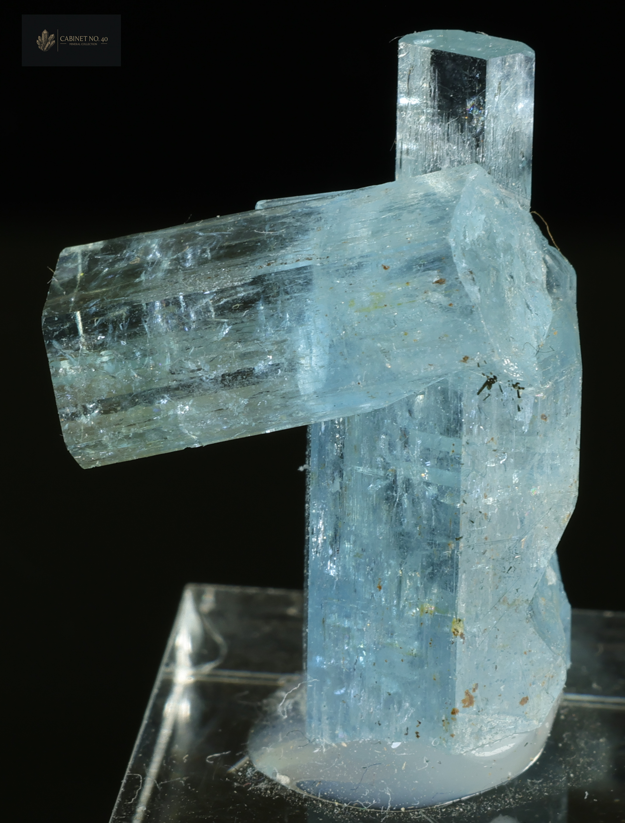 Aguamarina azul con cristales intersecantes de las Montañas Erongo